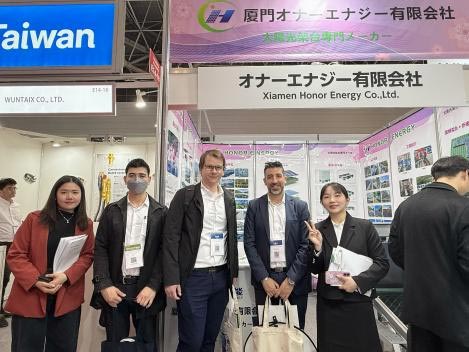 Los cerezos florecen en Japón y regresan con honores