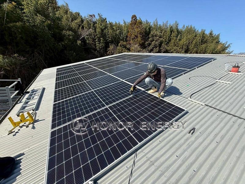 Mini Rail lightweight photovoltaic roof mounting system